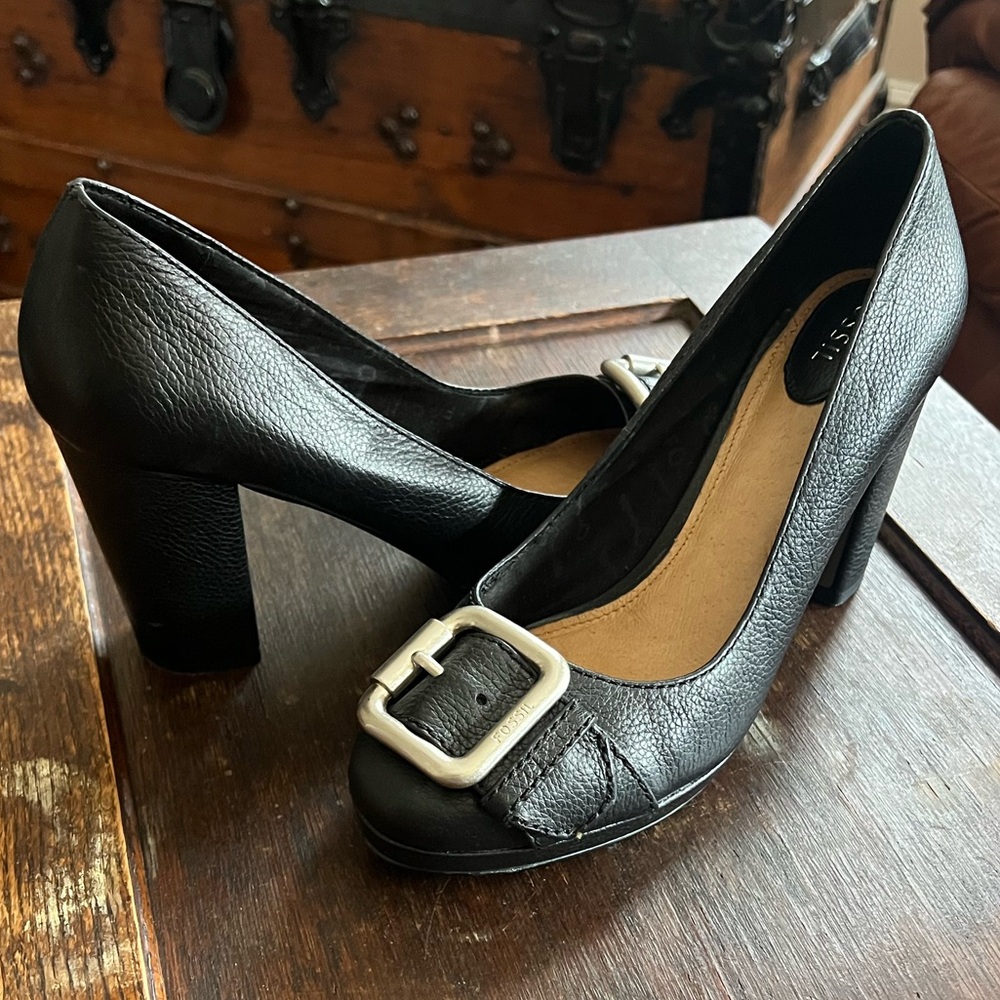 Fossil Buckle heels